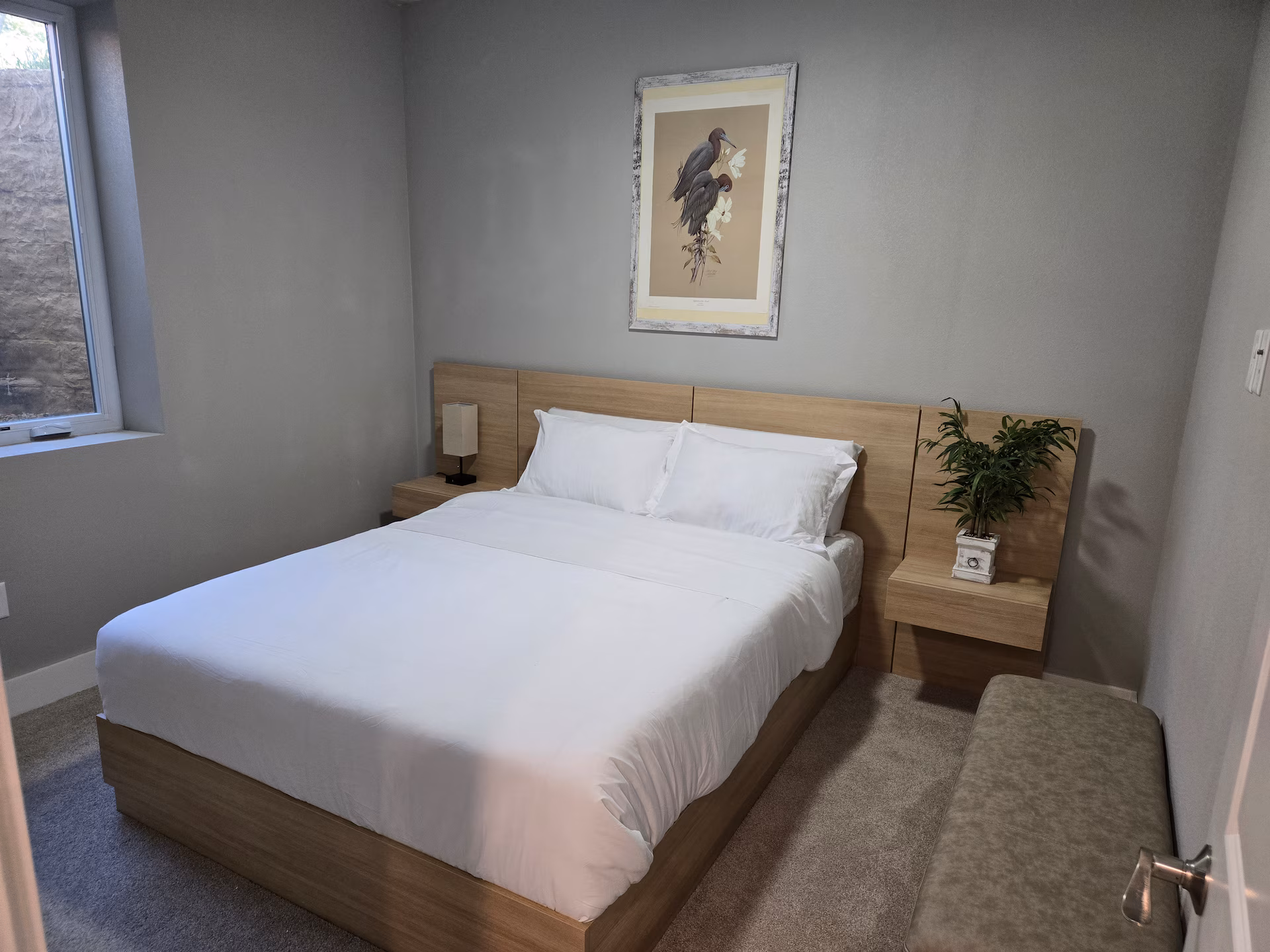 Bedroom 5 with queen bed